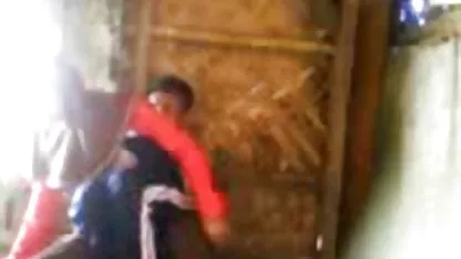 پرشور ورزش برخوردار نوازش از یک مرد خوش برادر و خواهر سکس